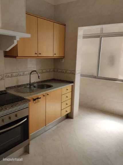 vendo apartamento T2 penha de França - Grande imagem: 3/7