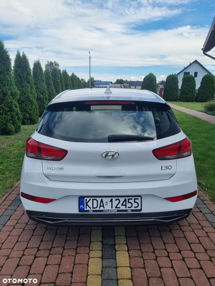 Hyundai i30 1.5 DPI Classic + - 7