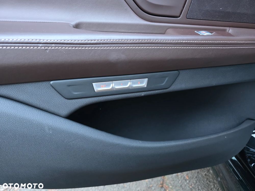 BMW Seria 7 730d - 24