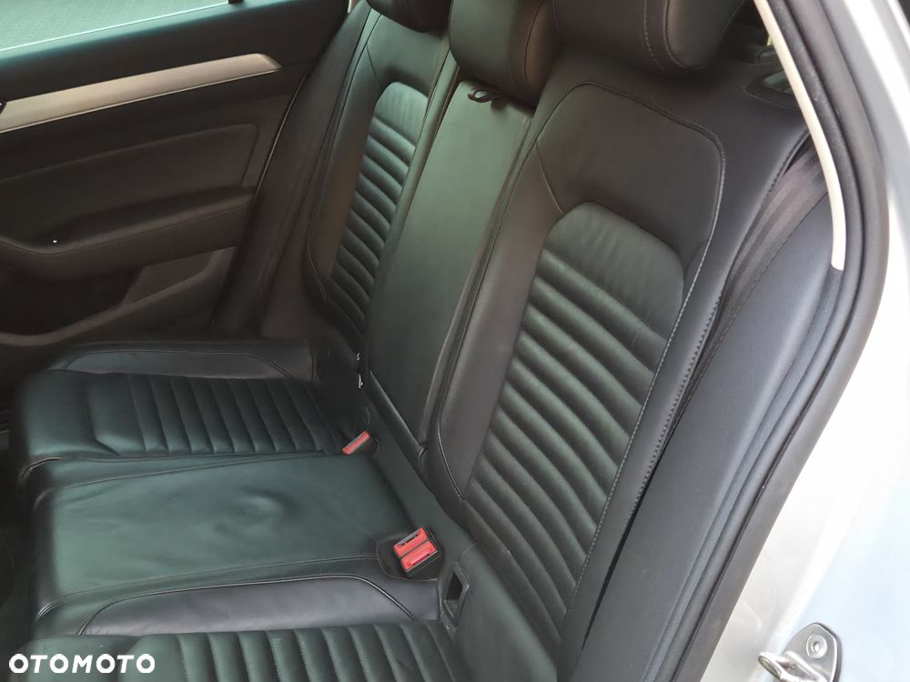 Volkswagen Passat 2.0 TDI BMT Highline DSG7 - 25