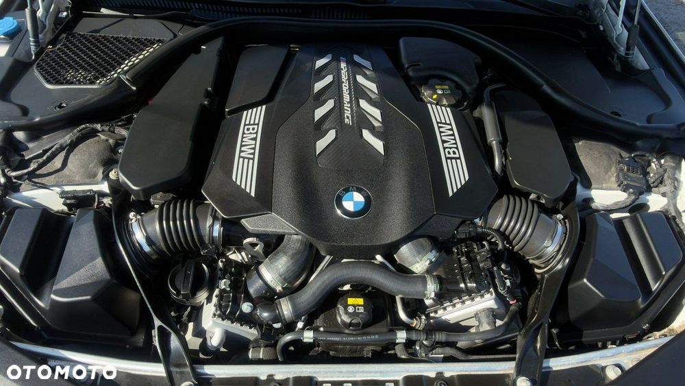 BMW Seria 8 - 36