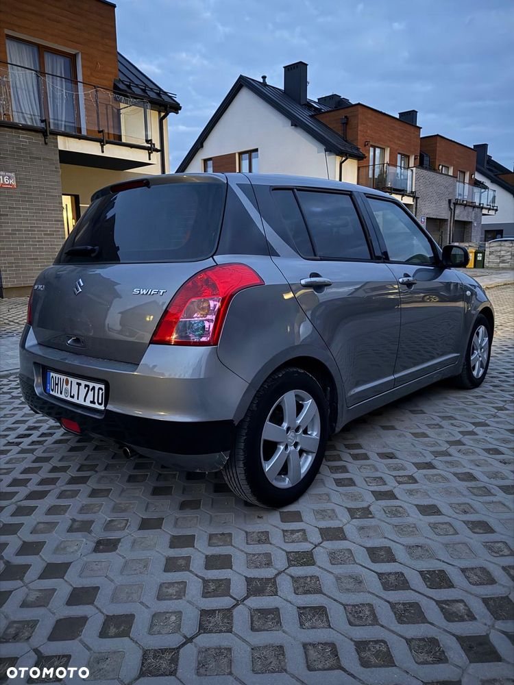 Suzuki Swift 1.3 DDiS Comfort - 10