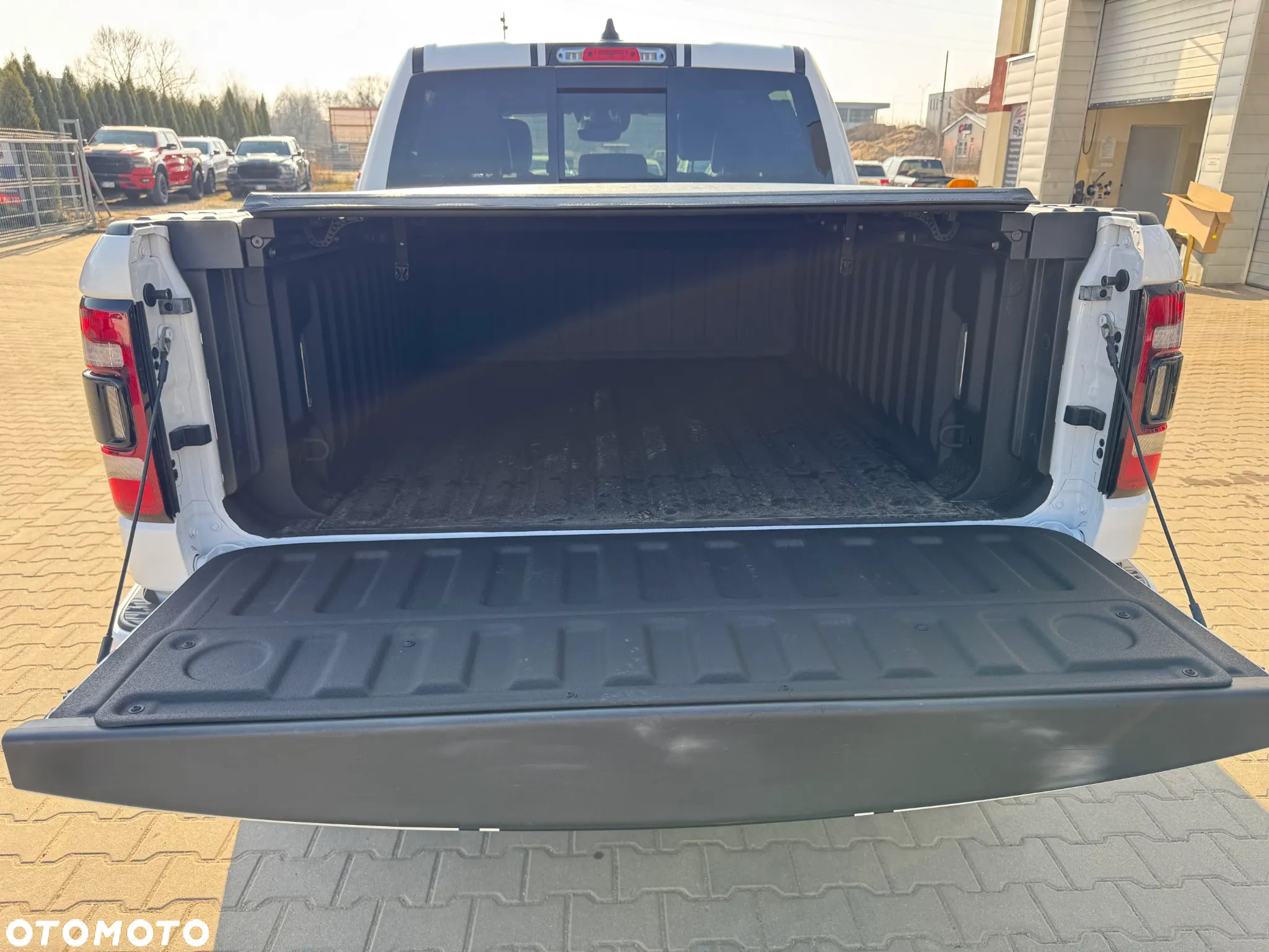 RAM 1500 Quad Cab Laramie - 14