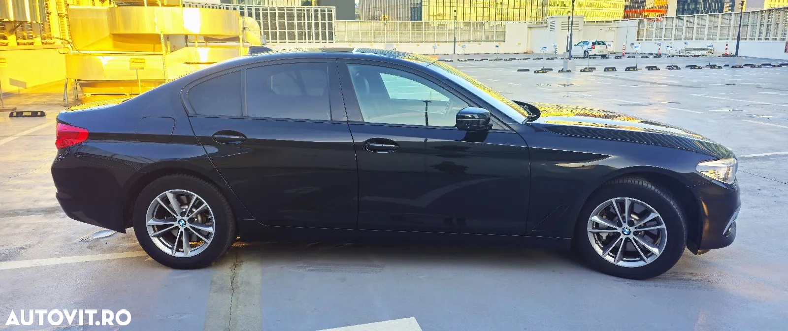 BMW Seria 5 530e Aut. Luxury Line - 4