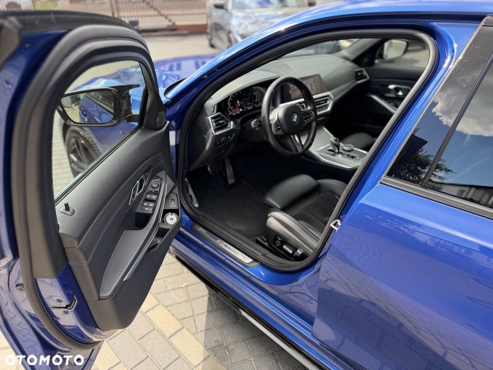 BMW Seria 3 320d xDrive M Sport - 17