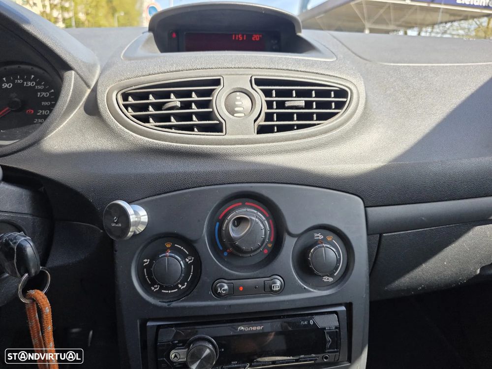 Renault Clio 1.5 dCi Pack - 11
