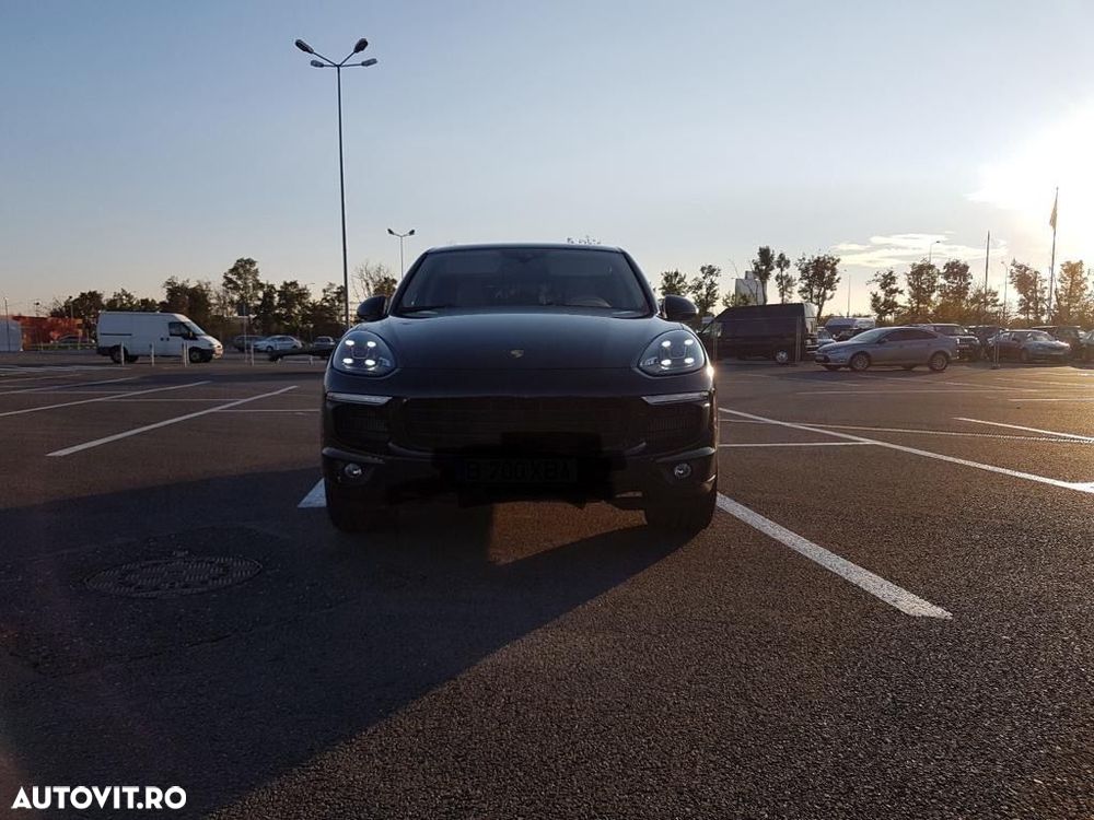 Porsche Cayenne 4.2 L S - 2