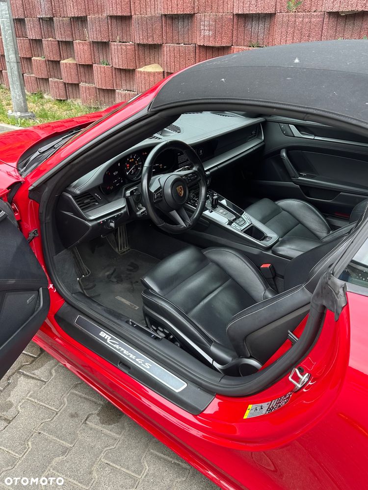 Porsche 911 Carrera 4S - 2