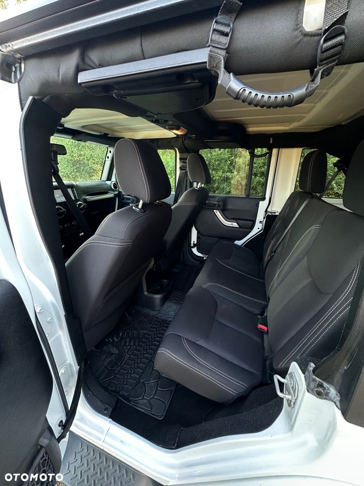 Jeep Wrangler 3.6 Unlim Sahara - 9