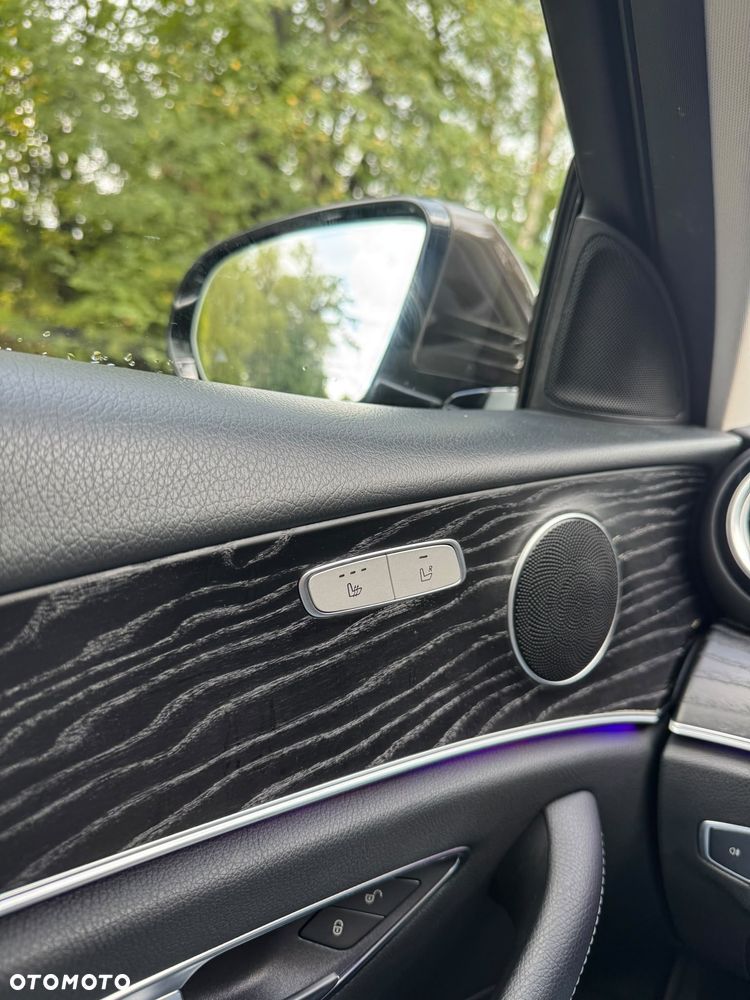 Mercedes-Benz Klasa E 220 d 9G-TRONIC - 35