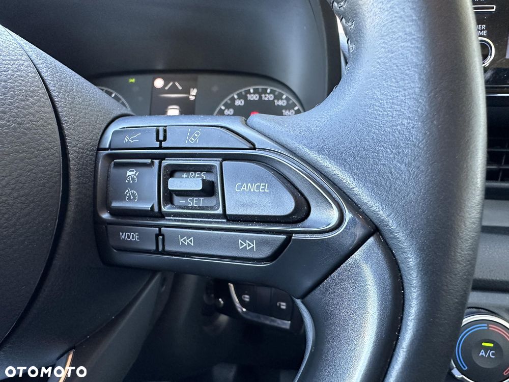 Toyota Yaris 1.5 Comfort - 21