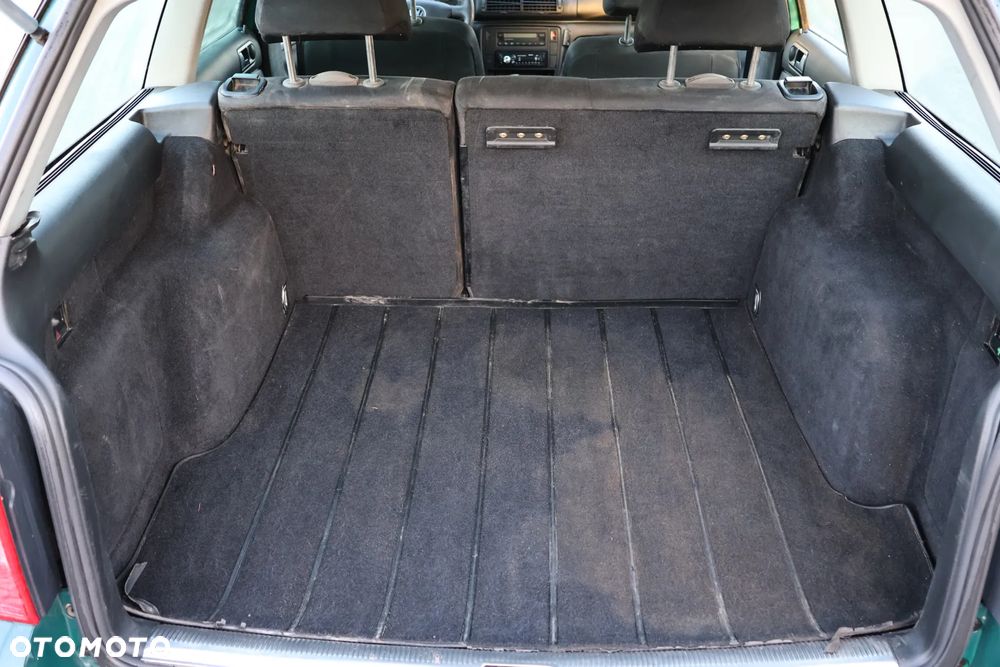 Volkswagen Passat 1.9 TDI Comfortline - 5