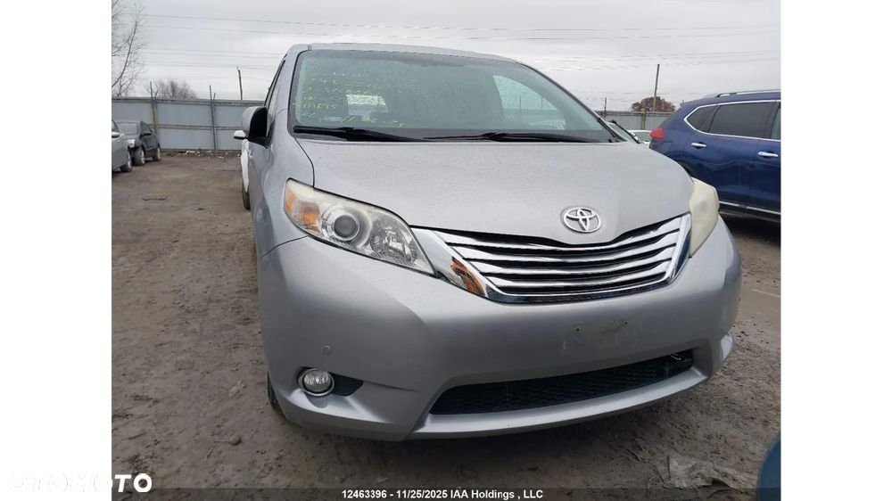 Toyota Sienna 3.5 XLE AWD - 8