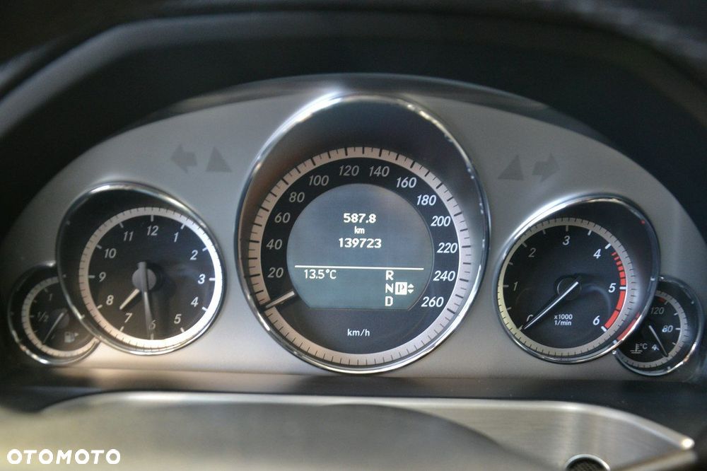 Mercedes-Benz Klasa E - 24