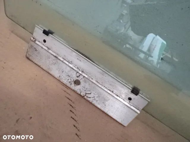 SZYBA DRZWI PRAWY PRZÓD BMW E36 KOMBI NR623 - 4