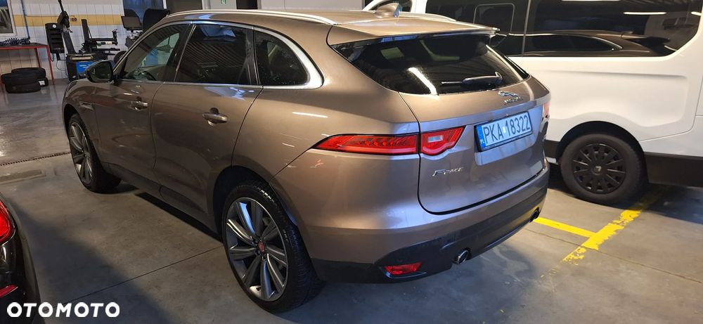 Jaguar F-Pace 35t AWD Portfolio - 4
