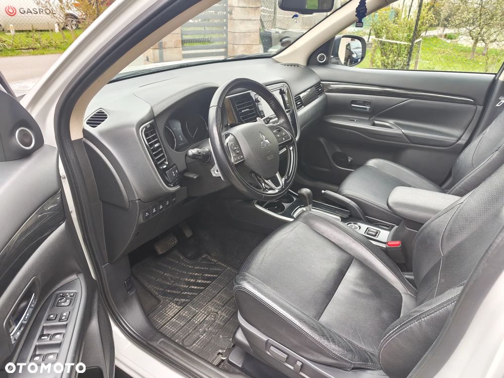 Mitsubishi Outlander 2.0 4WD CVT Diamant Edition+ - 13