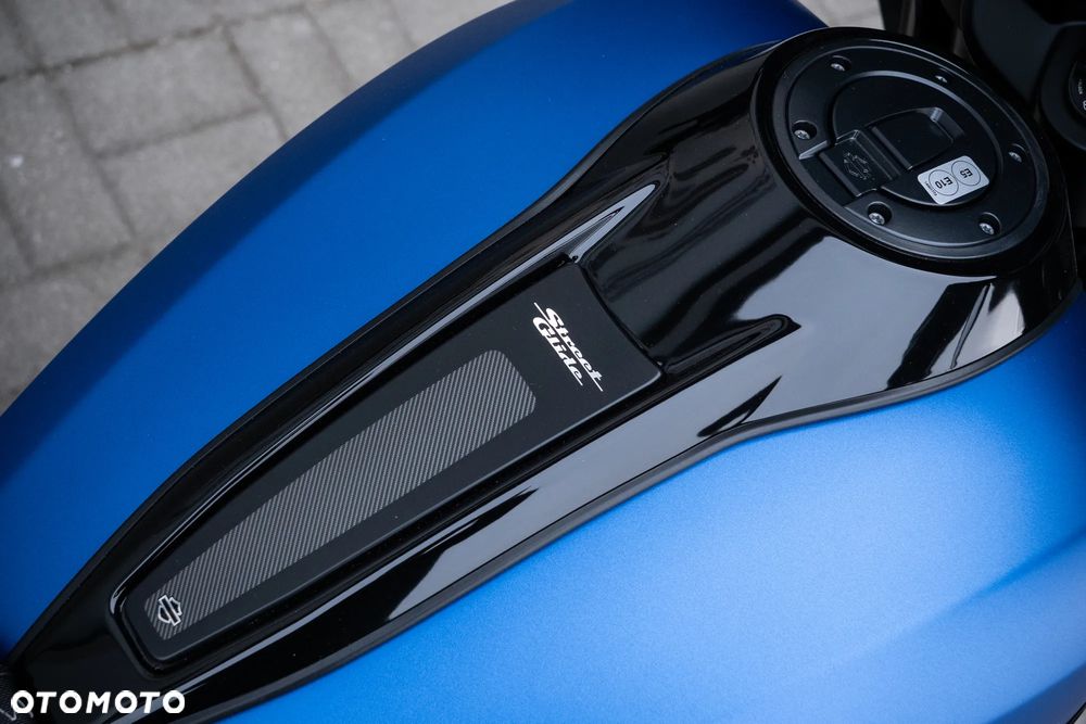 Harley-Davidson Touring Street Glide - 24