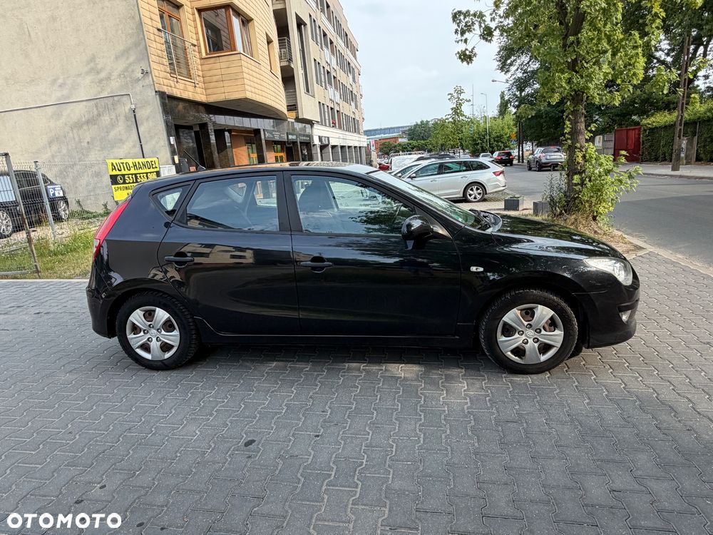 Hyundai i30 1.4 Comfort World Cup - 8