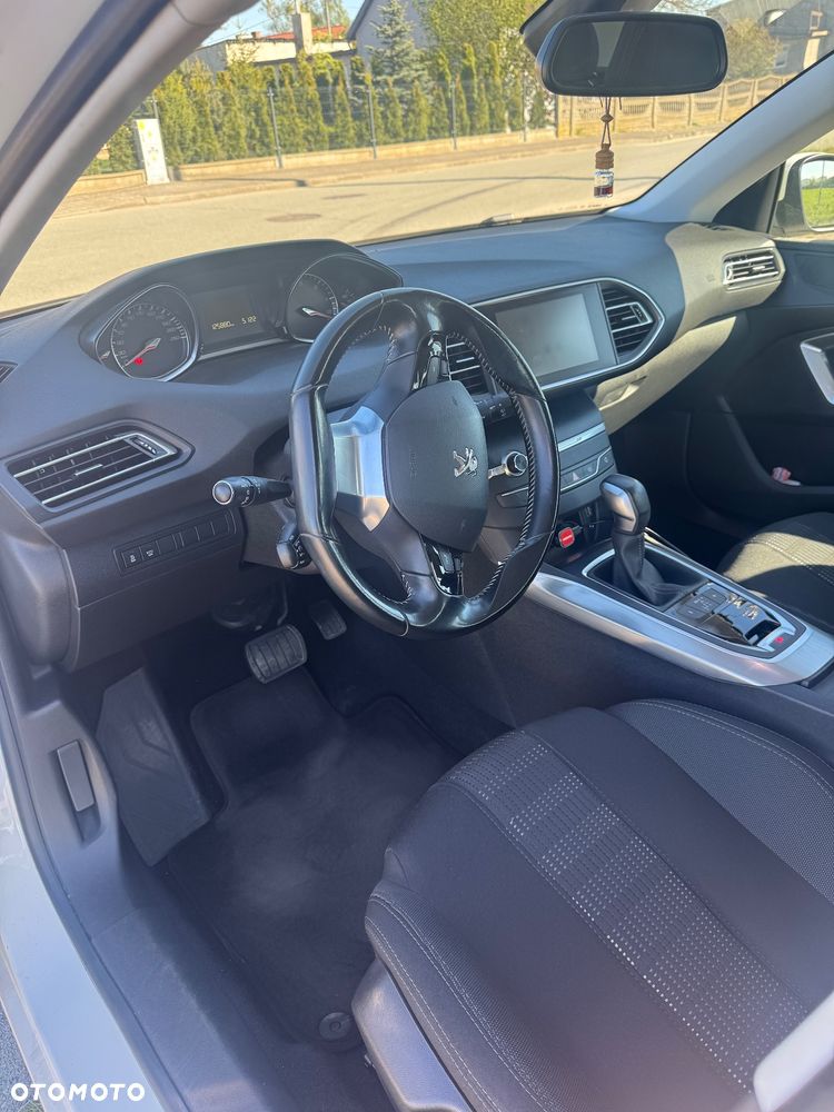 Peugeot 308 1.6 BlueHDi Active S&S EAT6 - 11