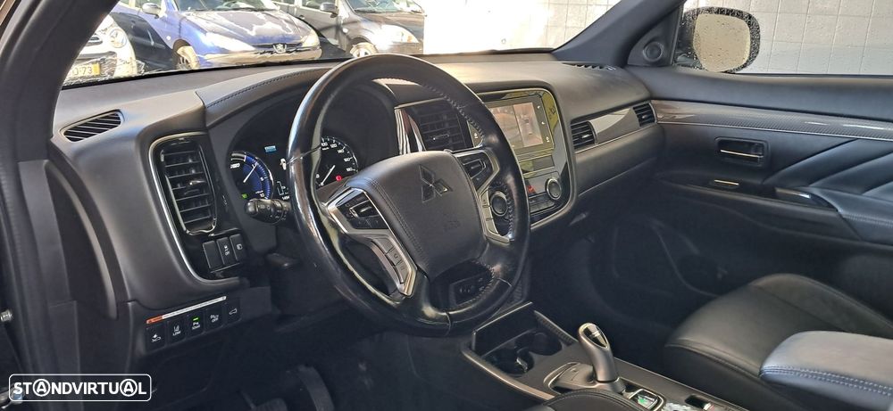 Mitsubishi Outlander - 5