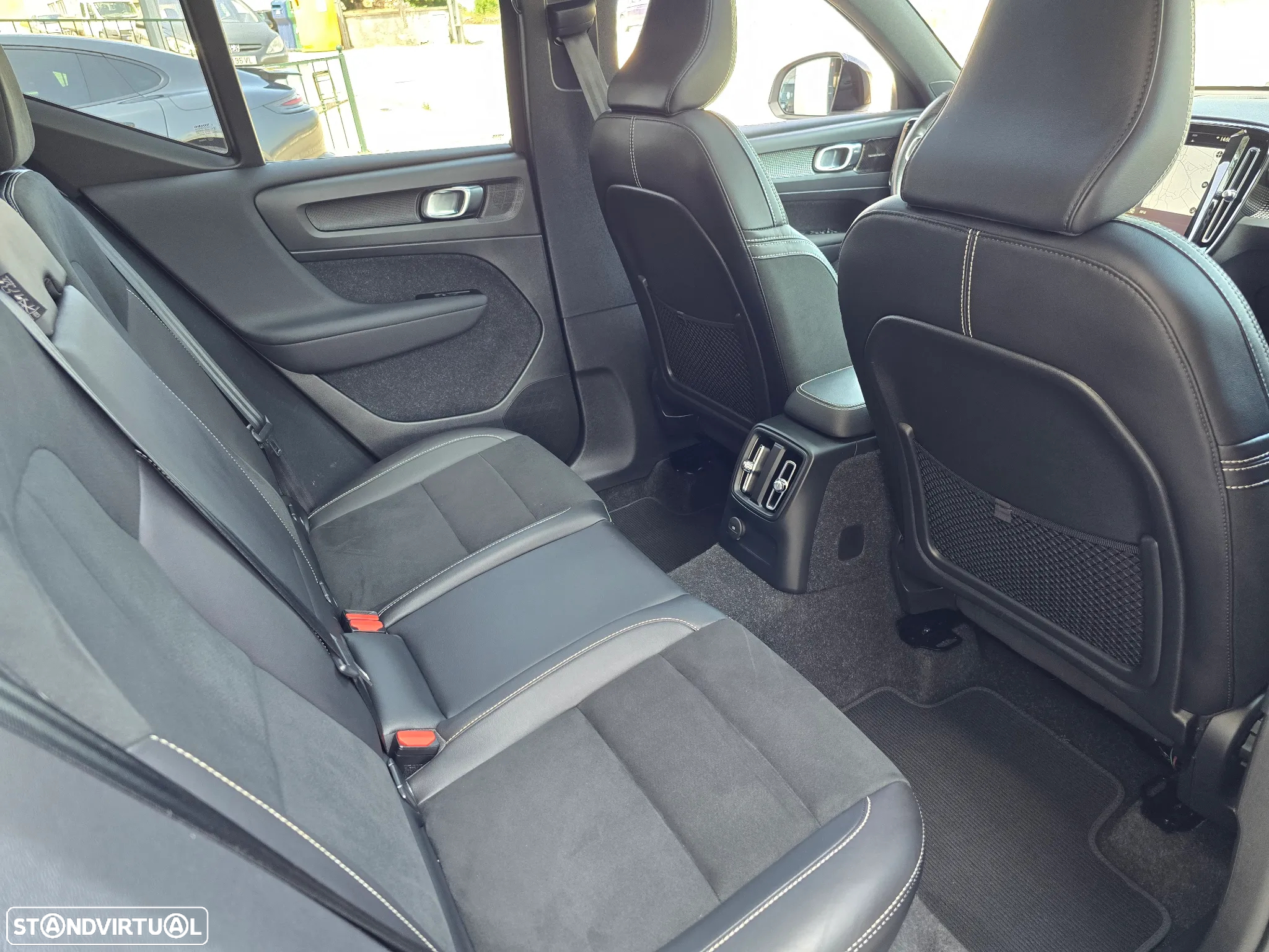 Volvo XC 40 1.5 T5 PHEV R-Design - 32