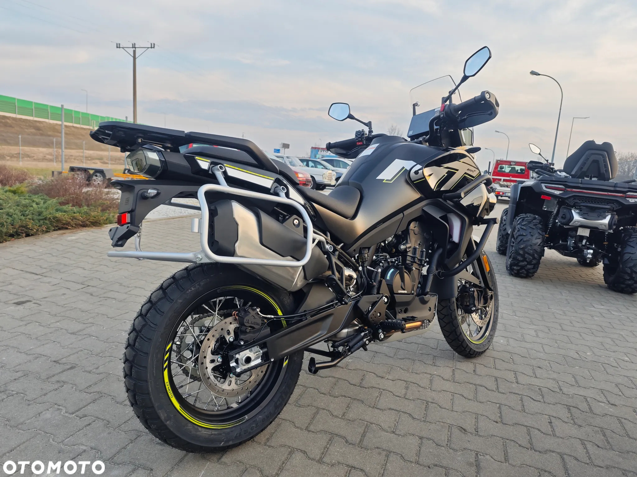 CFMoto MT - 27