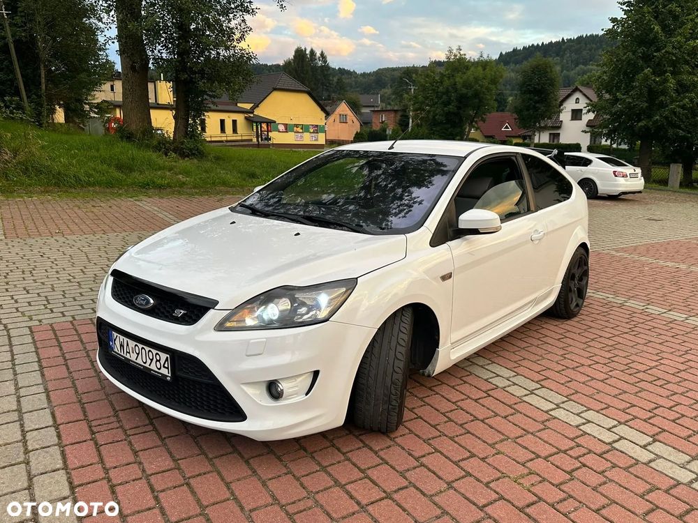 Ford Focus 2.5 ST - 11