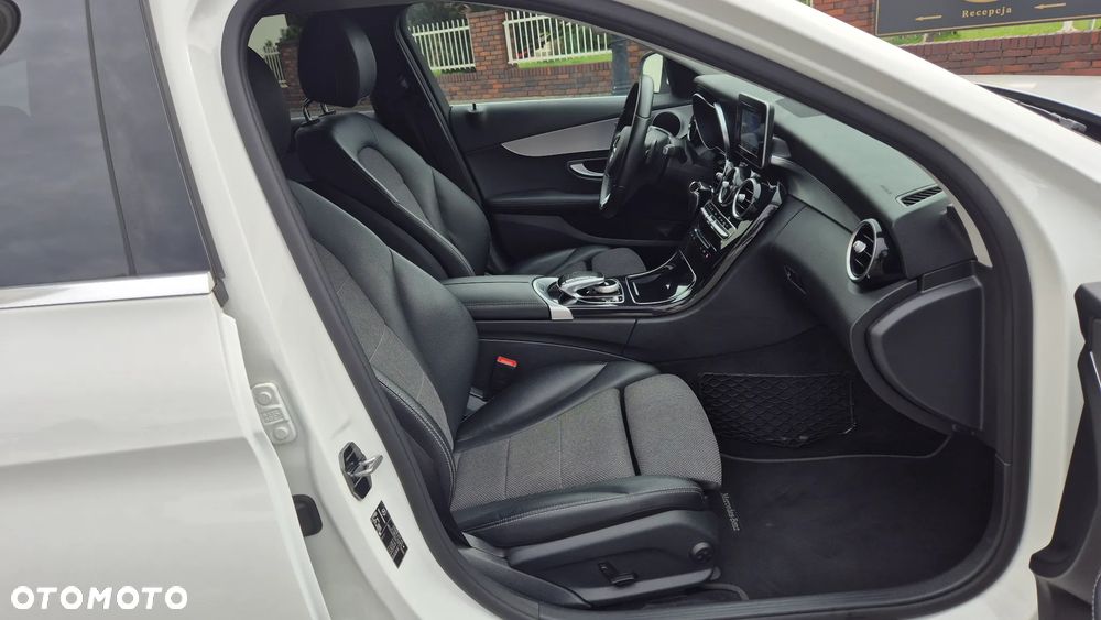 Mercedes-Benz Klasa C 220 d 9G-TRONIC Avantgarde - 12