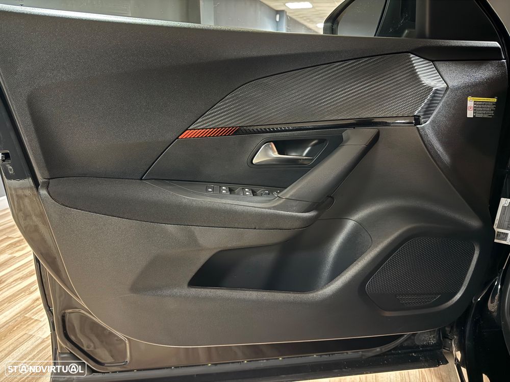 Peugeot e-2008 Allure - 28