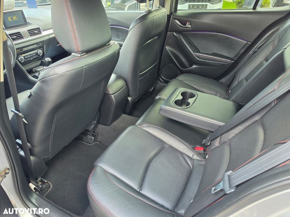 Mazda 3 - 10
