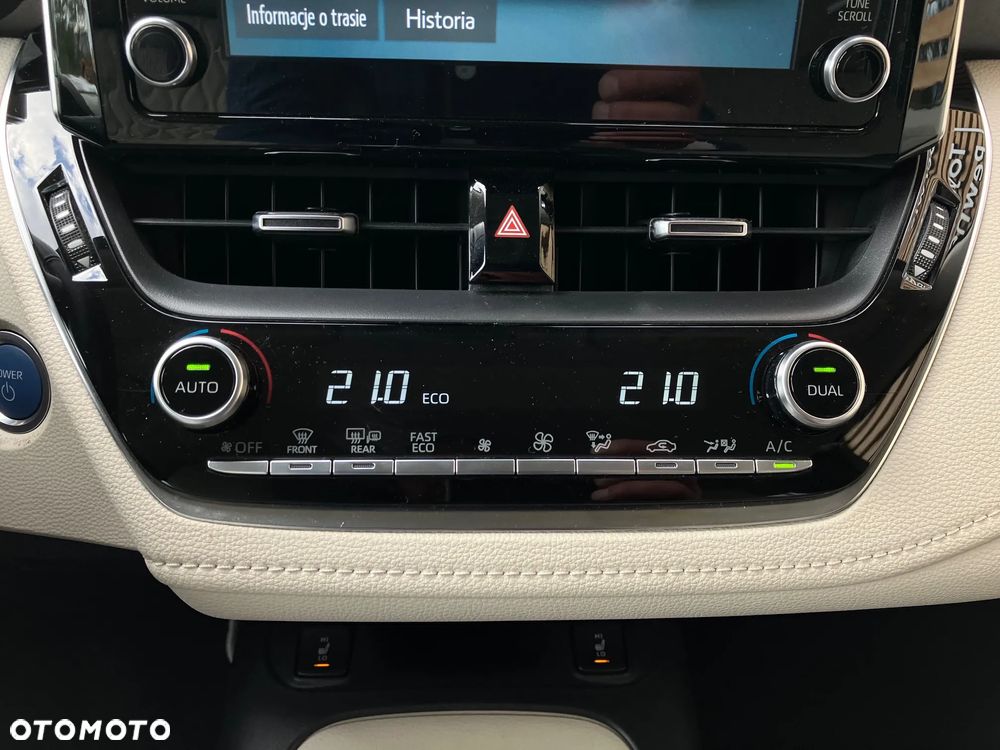 Toyota Corolla 1.8 Hybrid Comfort - 29