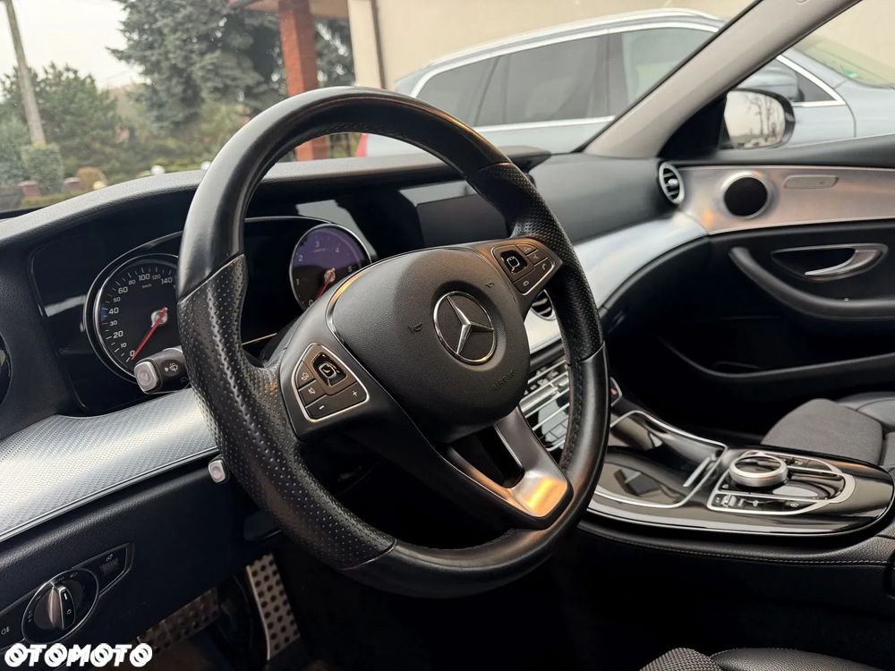 Mercedes-Benz Klasa E 220 d 4Matic T All-Terrain 9G-TRONIC Avantgarde - 23