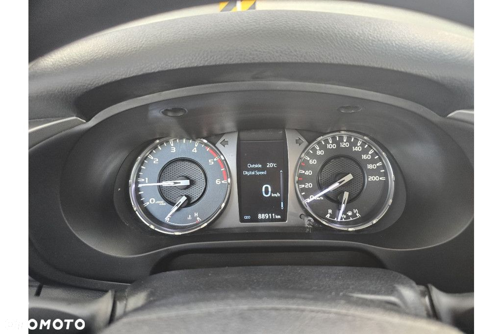 Toyota Hilux - 5