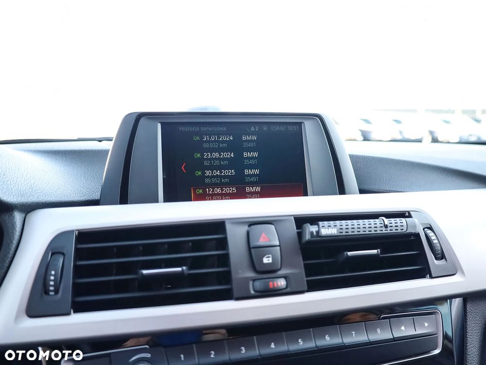 BMW Seria 3 318i - 34