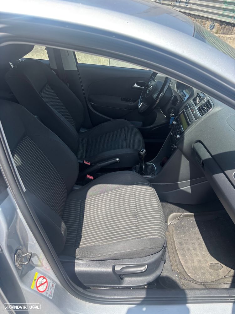 VW Polo 1.6 TDI R-Line BlueMotion - 12