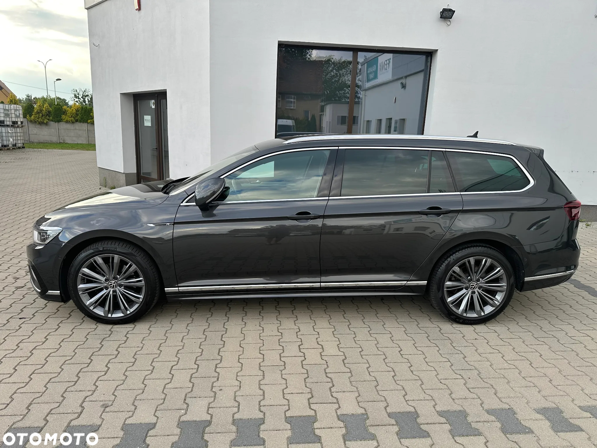 Volkswagen Passat 2.0 TDI SCR R-Line Plus DSG - 3