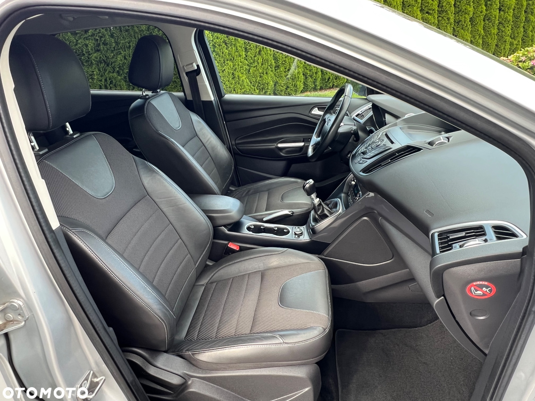 Ford Kuga 1.6 EcoBoost 2x4 Titanium - 30