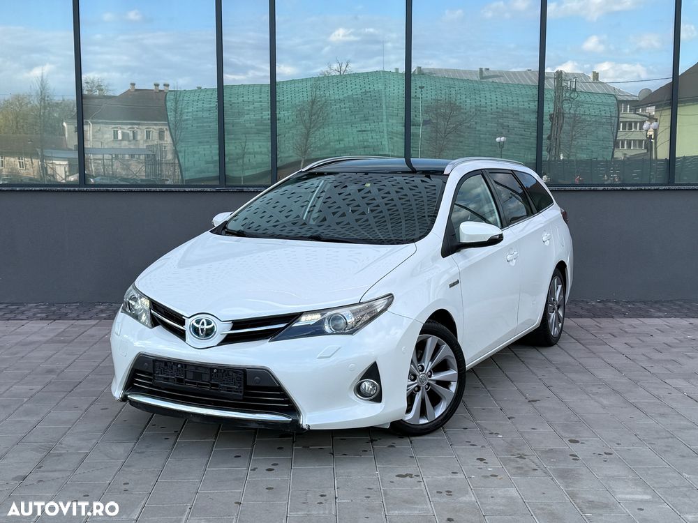 Toyota Auris 1.8 L VVT-i Luna - 2
