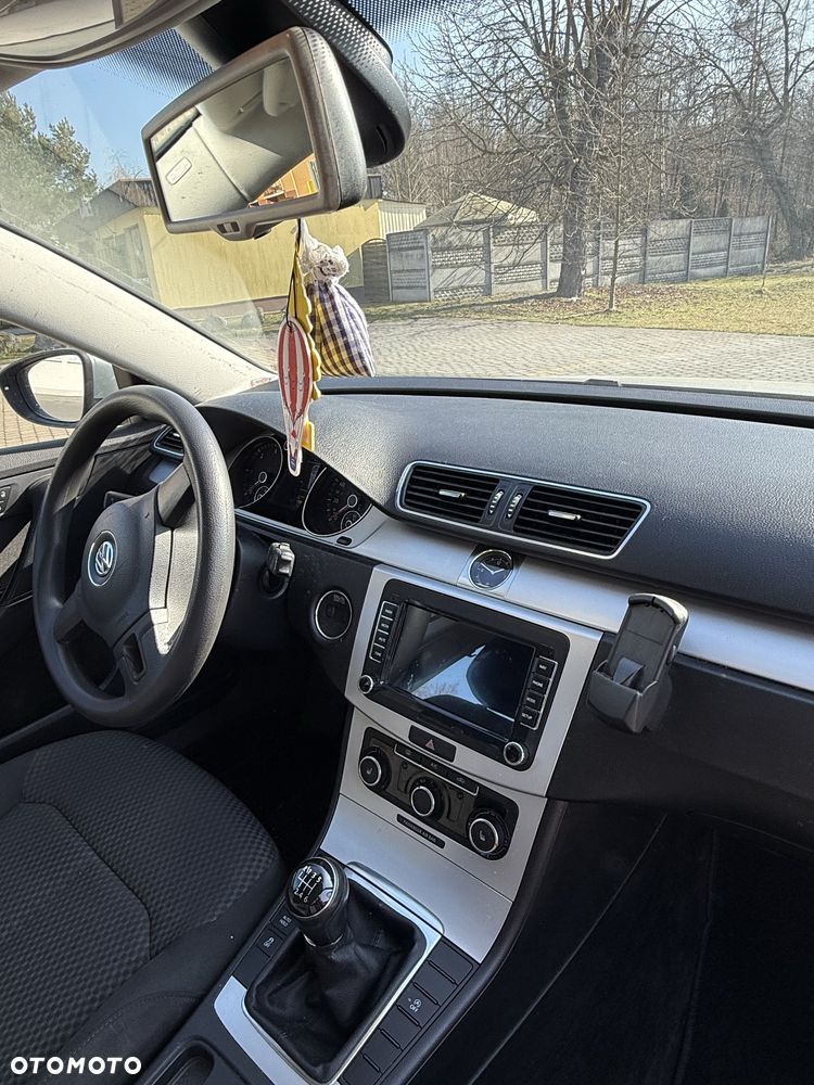 Volkswagen Passat - 8