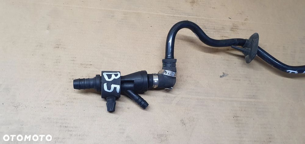 Przewód rurka podciśnienia zaworek VW Passat B5 058133753B - 4