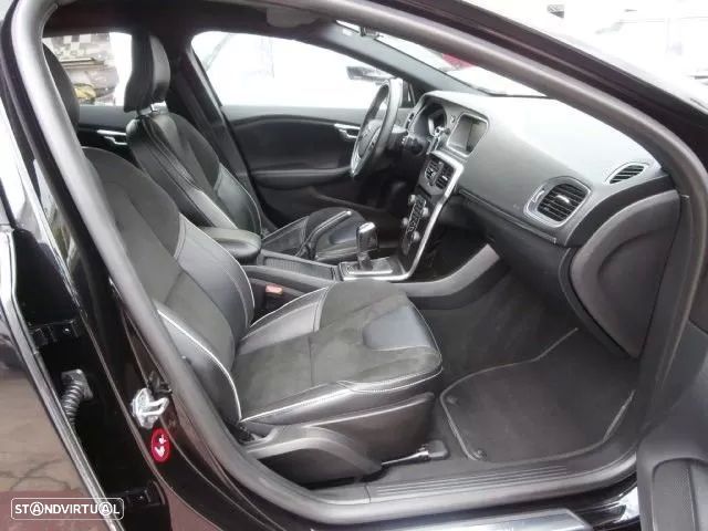 Volvo V40 2.0 D2 R-Design - 35