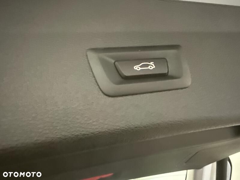 BMW X1 sDrive18i - 23