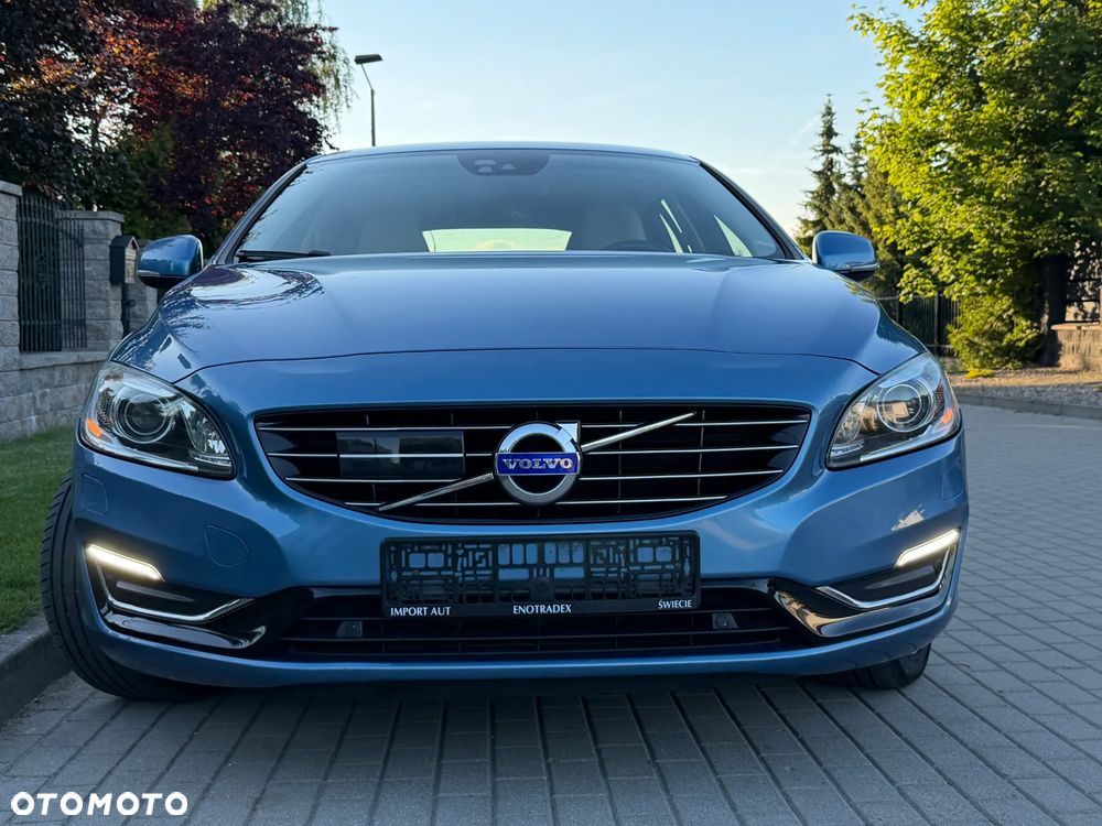 Volvo V60 D6 Plug-In-Hybrid AWD Geartronic Summum - 26