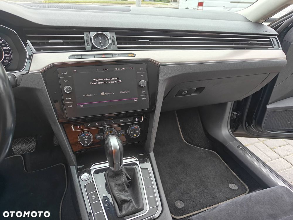 Volkswagen Passat 2.0 TDI SCR Highline DSG - 13