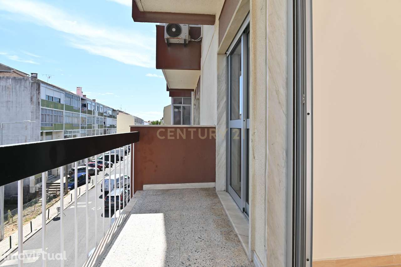 Apartamento T2 em Mem Martins para venda - Grande imagem: 4/24