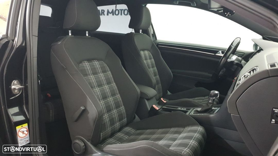 VW Golf 2.0 TDi GTD DSG - 37