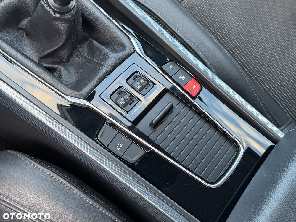 Peugeot 508 2.0 BlueHDi Allure S&S - 22