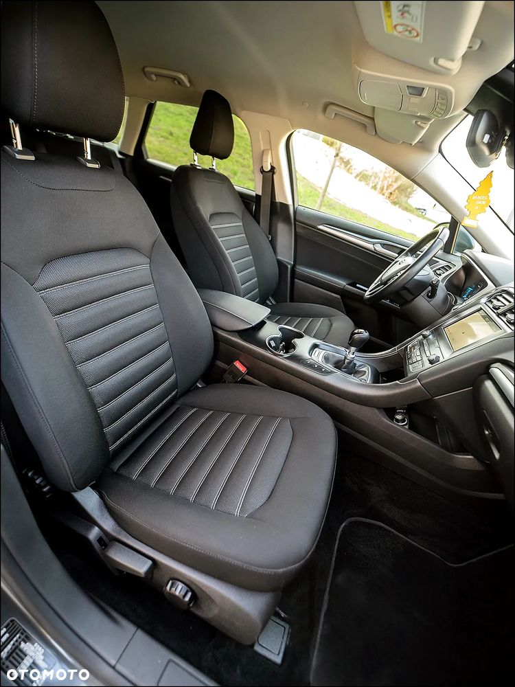 Ford Mondeo - 37