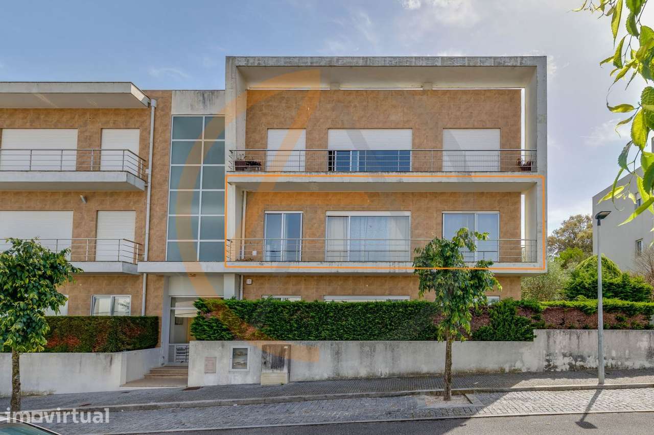 Apartamento T2 com Varanda e Garagem Box | Árvore - Grande imagem: 2/40
